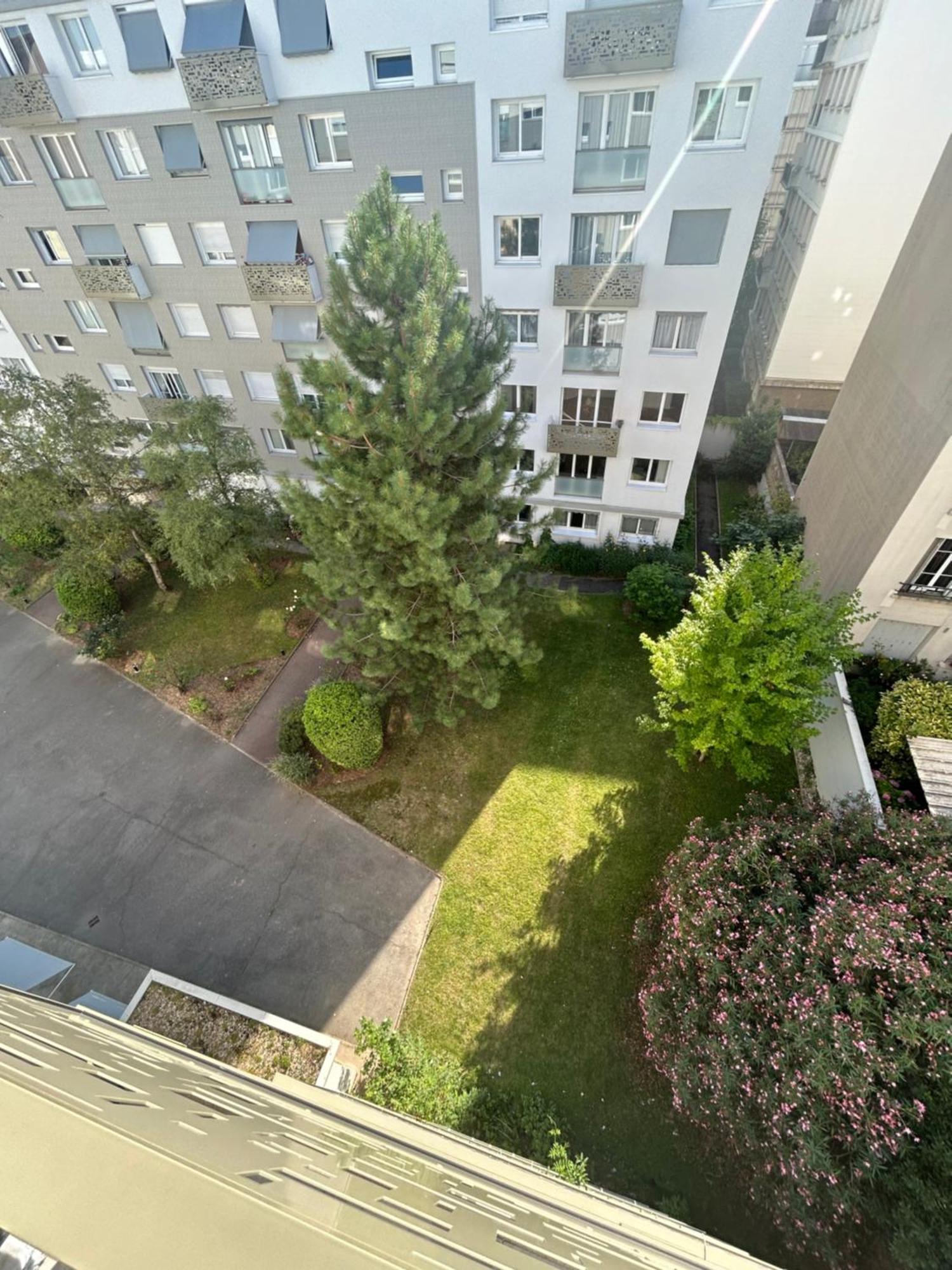 Appartement Meuble Tres Bien Situe บูโลญบียองกูร์ ภายนอก รูปภาพ